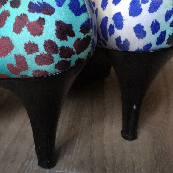 Nine West Colorful Cheetah Print Open-Toe Heels. - Picture 7 of 7
